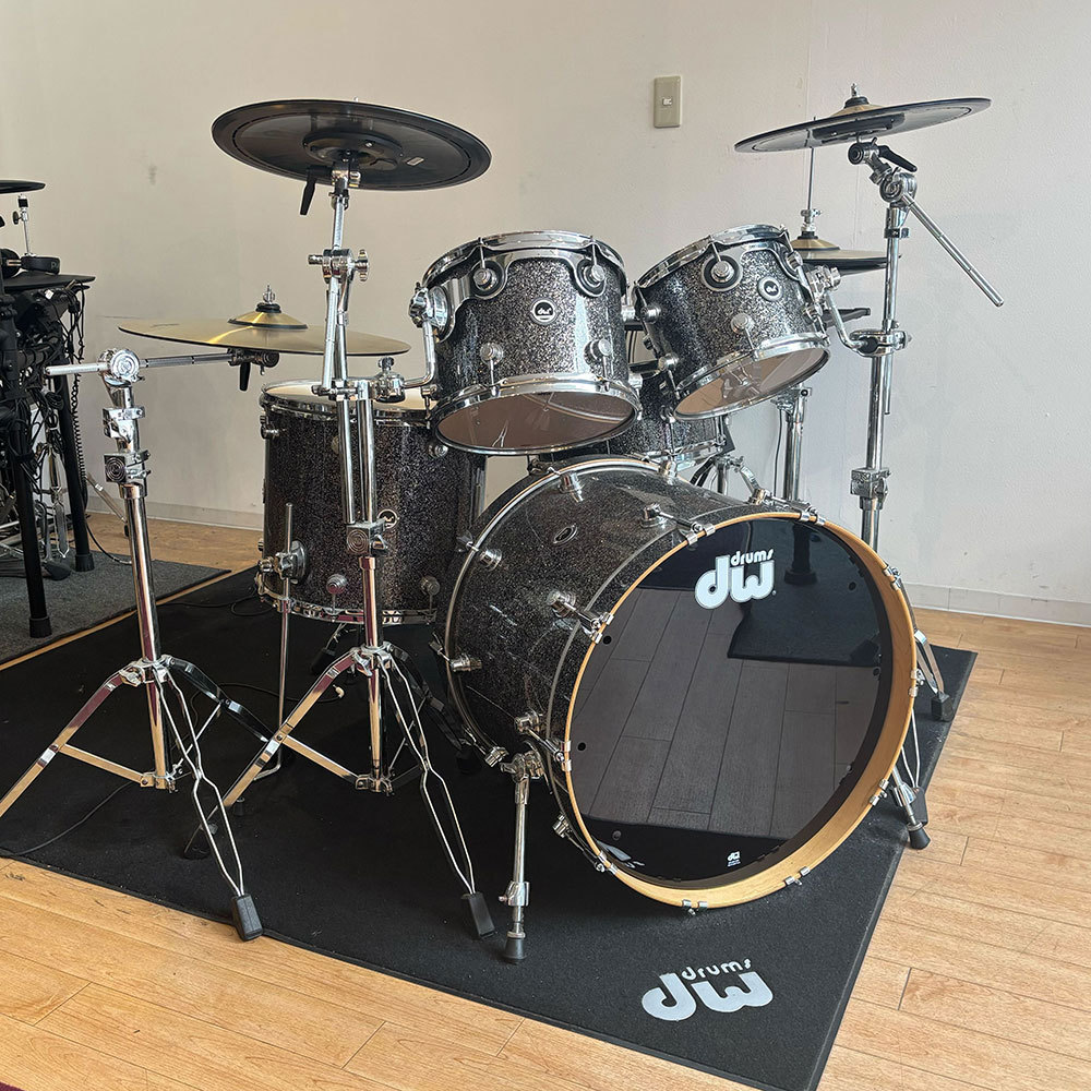 dw <br>DWe 5-Piece Complete Kit Black Galaxy Plus set