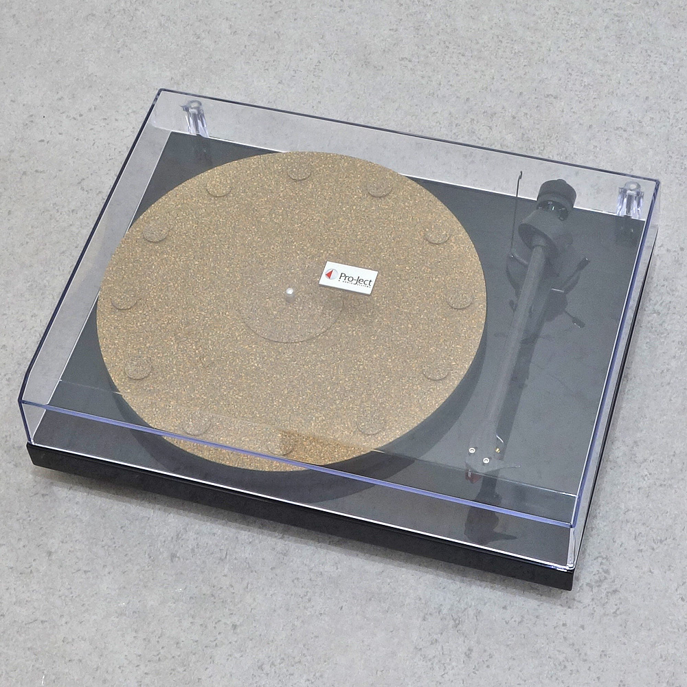 Pro-Ject Audio <br>Debut Carbon