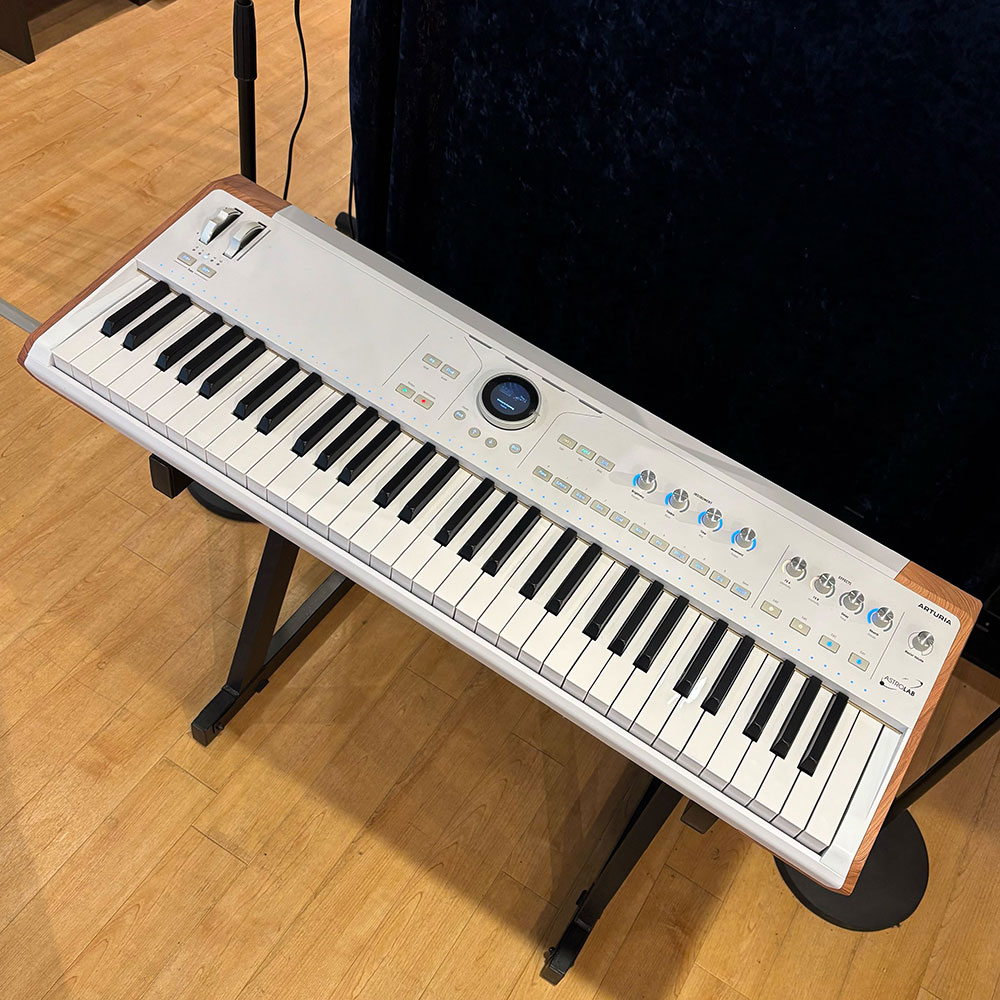 Arturia <br>AstroLab 61